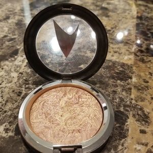 MAC Star Trek limited edition highlighter